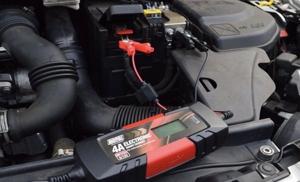 how-to-install-a-trickle-charger-on-a-car